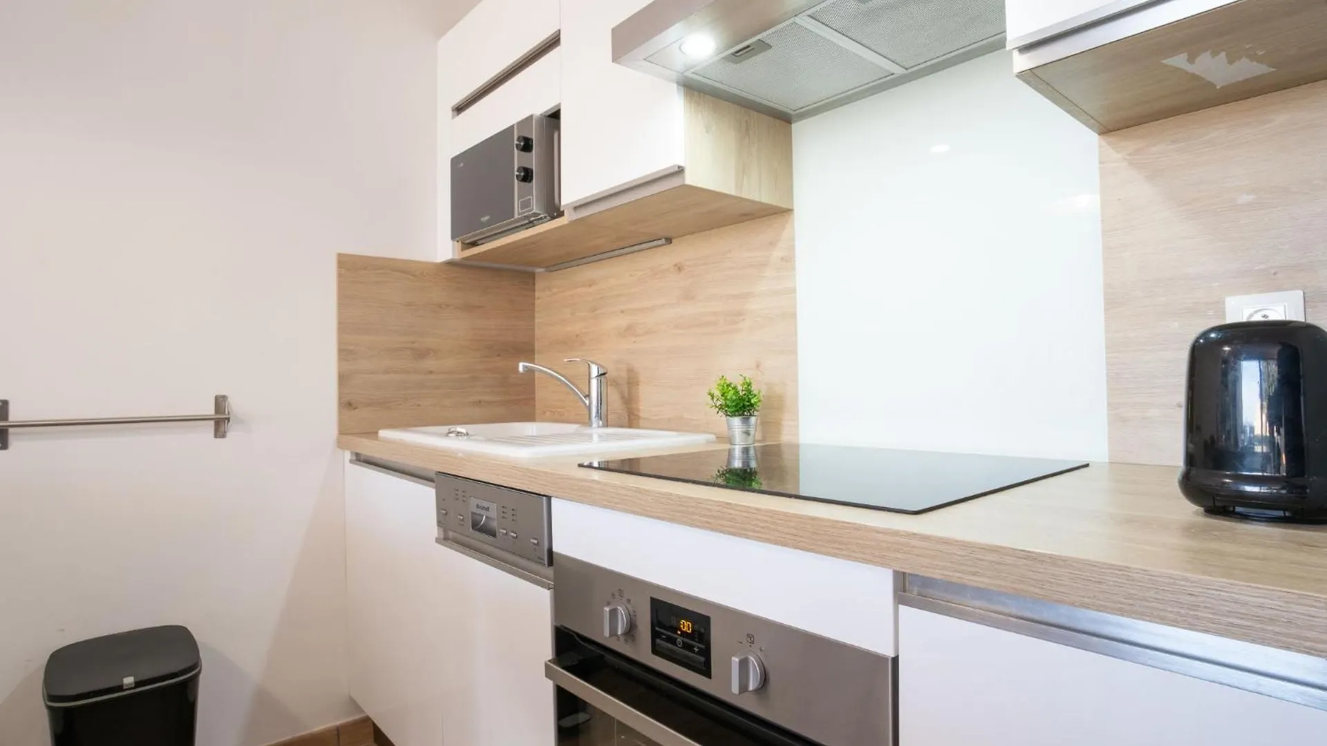 Apartment Les Louvans-2 By Interhome Saint Aygulf