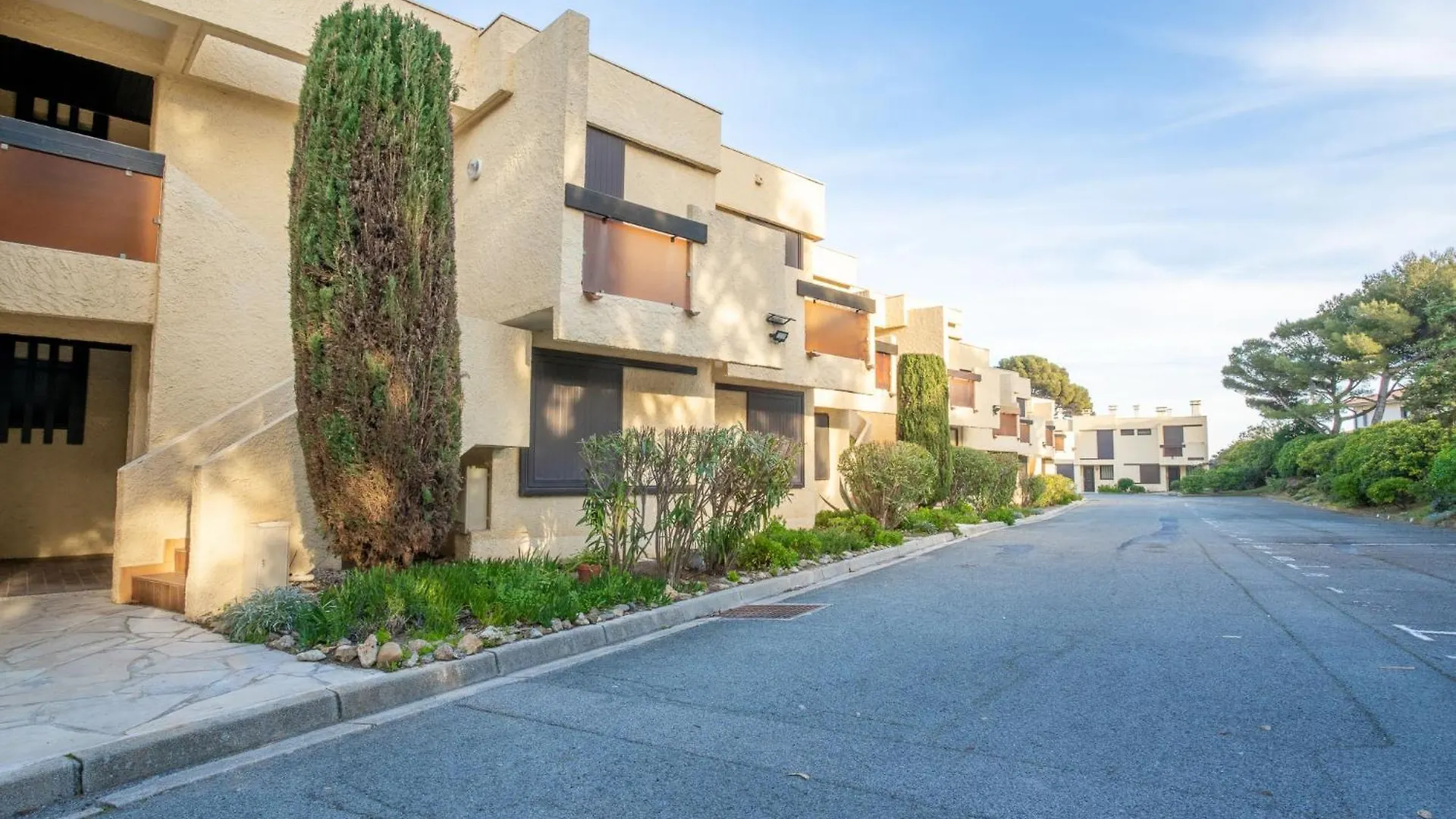 Apartment Les Louvans-2 By Interhome Saint Aygulf