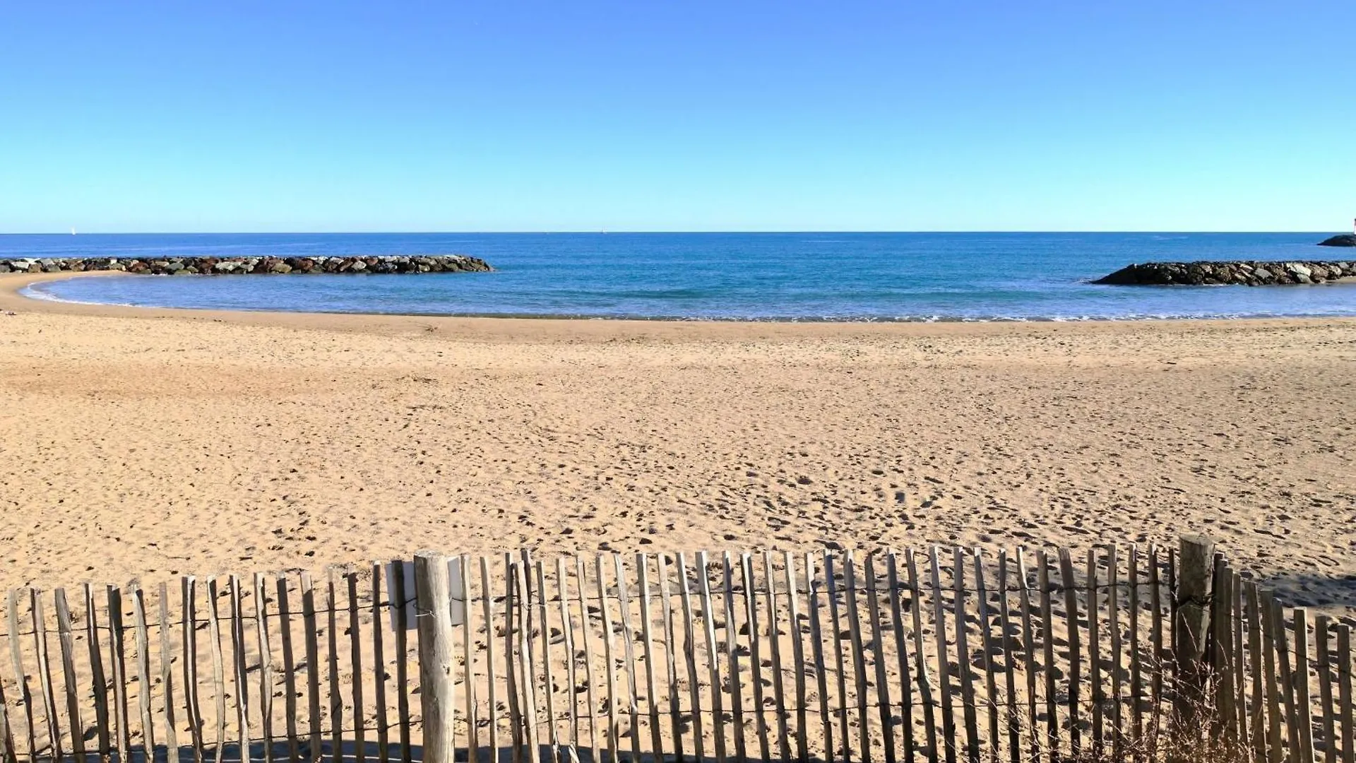 Apartment Les Louvans-2 By Interhome Saint Aygulf
